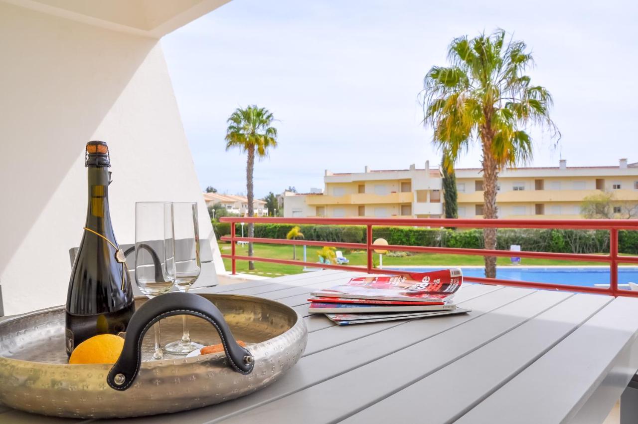 Lovelystay - 2Br Modern, Pool Access, Close To Marina & Beach Quarteira Exterior foto